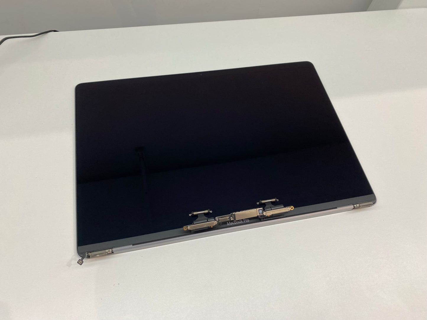MacBook Pro 16" 2019 A2141 LCD Display Screen Assembly - Grey - Grade B+ - Genuine Pull Part